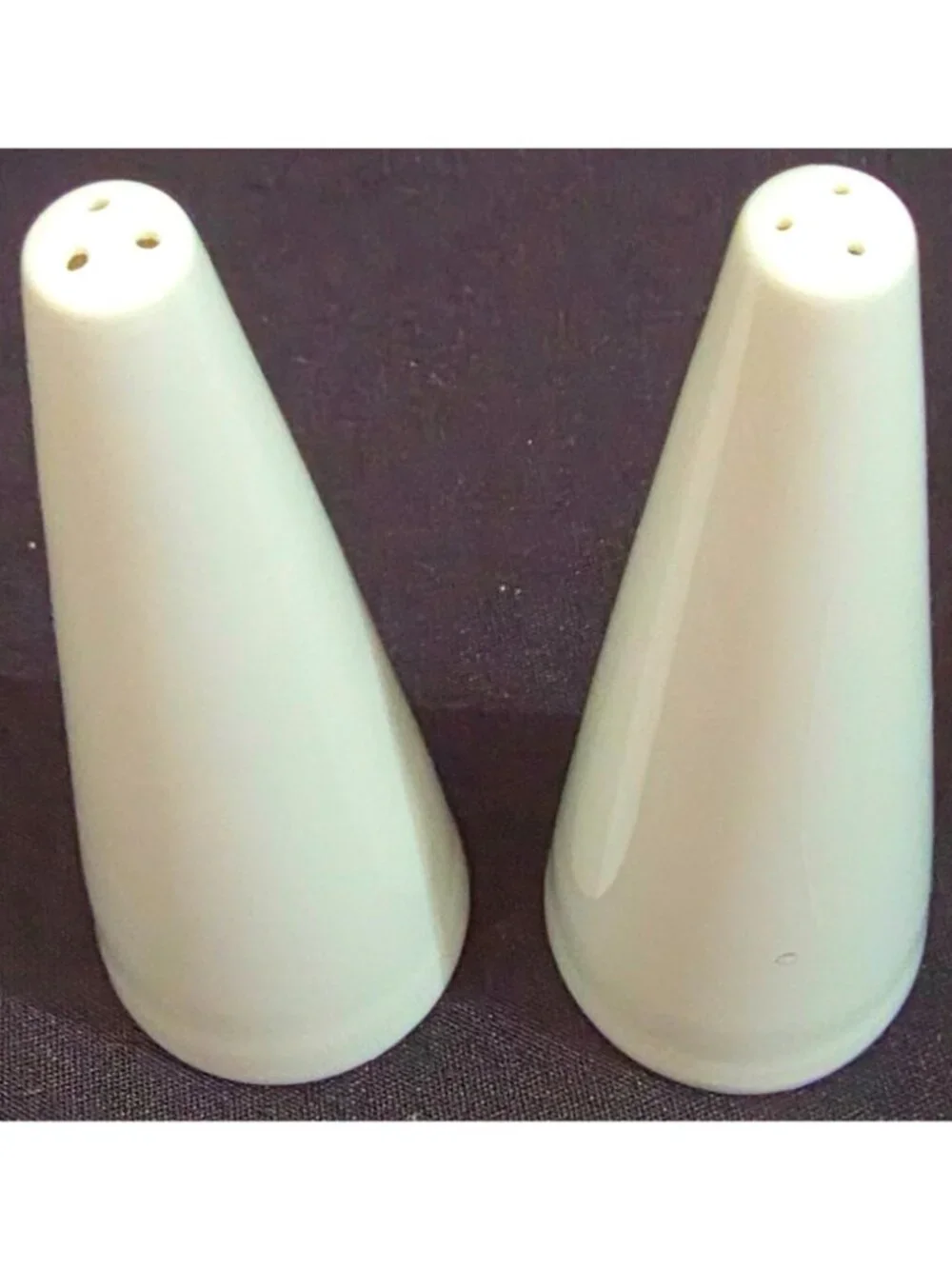 Otagiri Japan OMC SALT & PEPPER SHAKERS SET modern plain all white cone 4.625